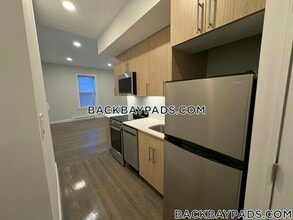 Building Photo - 529 Beacon St