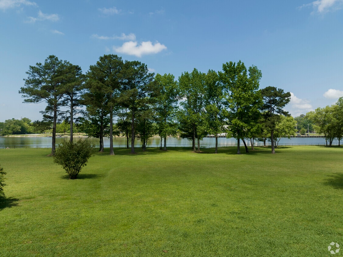 Primary Photo - Summer Waters Apartments