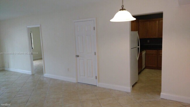 Foto del edificio - 3 br, 2 bath House - 7963 SW 104th St Apt ...