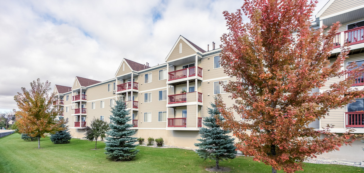 Foto principal - SummerField Crookston 55+ place apartments