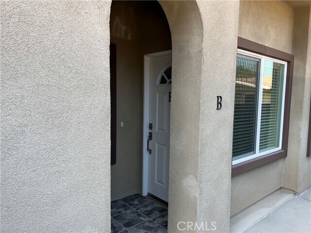 Building Photo - 117 N Palm Ave
