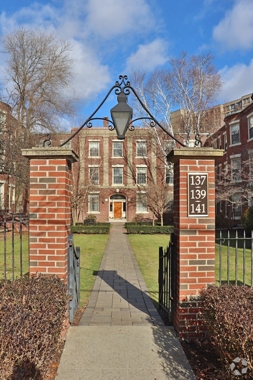 Building Photo - 149 Beaconsfield Rd