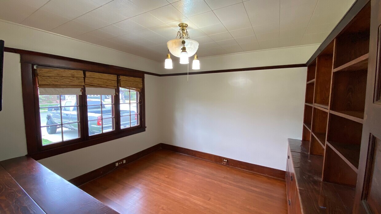 Building Photo - 2028 Gramercy Ave