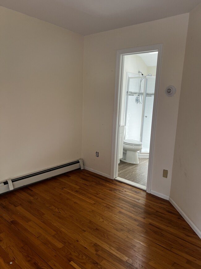Bathroom entrance - 31 Houghton Blvd