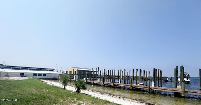 Foto del edificio - 5505 Sun Harbor Rd