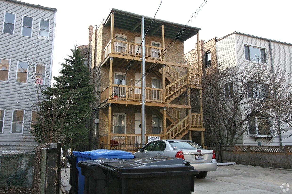 Building Photo - 3821 N Wilton Ave