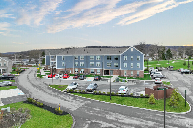 Foto del edificio - Jeremiah Village