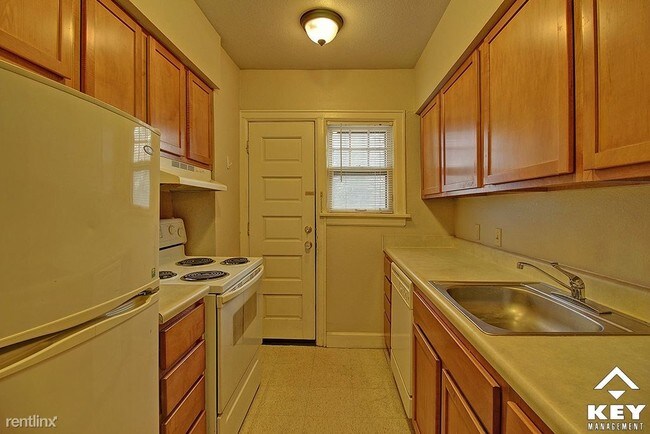 Foto del edificio - 1156 N Emporia St