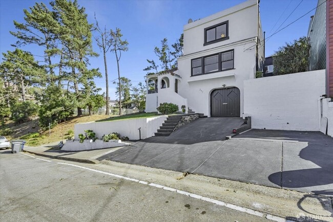 Building Photo - 347 Alvarado St