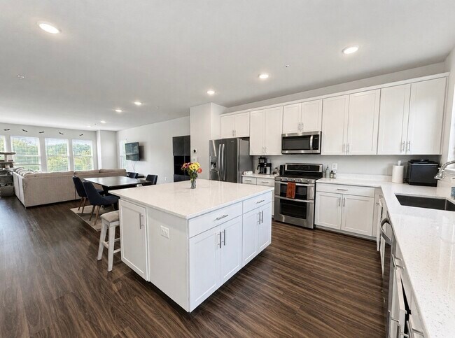 Building Photo - 3491 Cormorant Dr