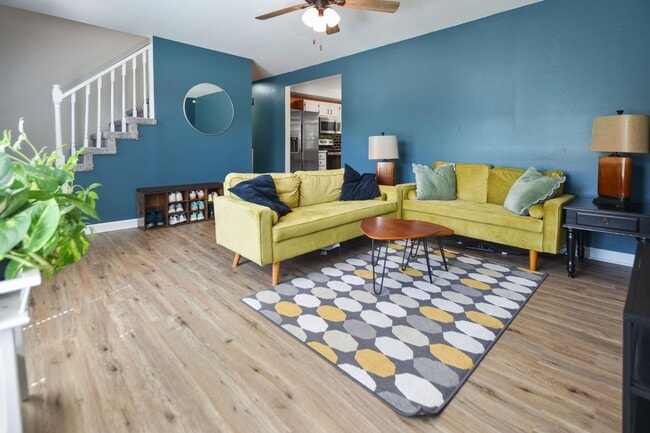 Building Photo - Pet Friendly Four Bedroom!
