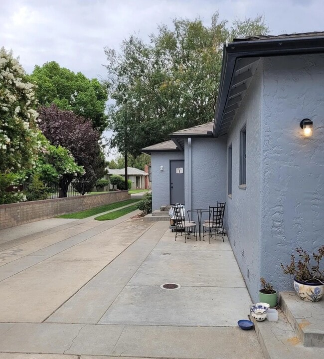 Back View - 526 W Hedges Ave