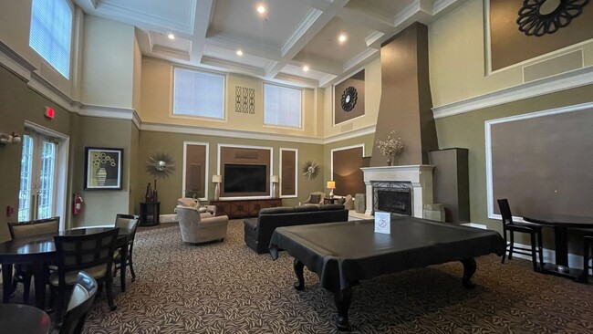 Foto del edificio - Lavish 1 BR/ 1 BA Condo in Bethesda!