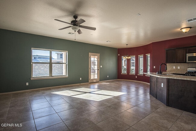 Foto del edificio - 7128 Copper Canyon Drive