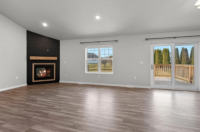 Foto del edificio - 4 Bedroom- 2.5 Bathroom New Build Duplex- Pulaski!