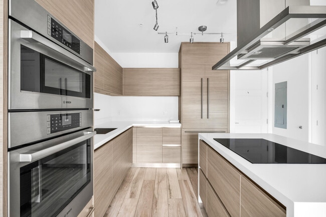 Building Photo - 155 E Boca Raton Rd