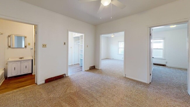 Building Photo - Downtown Ames Duplex - Main Floor Unit