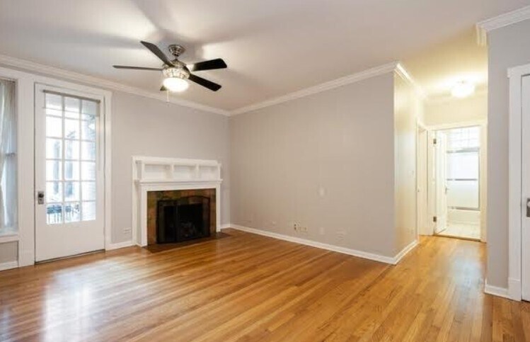 Foto principal - 4019 N Clarendon Ave