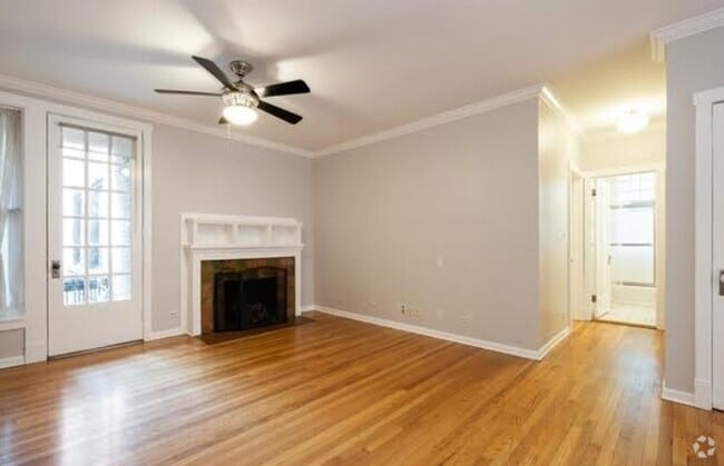 Building Photo - 4019 N Clarendon Ave