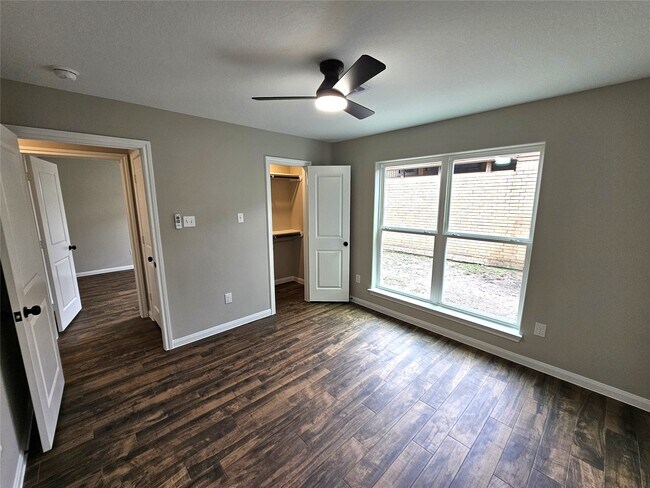 Building Photo - 10846 Kirktown Dr