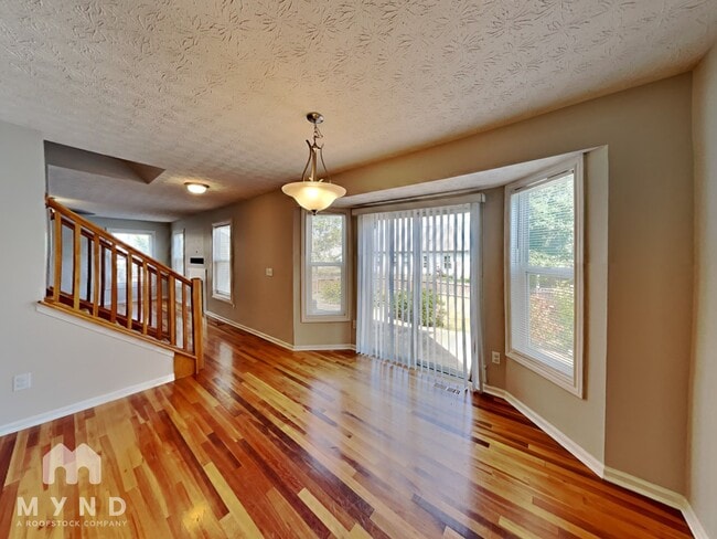 Foto del edificio - 148 Bingham Cir