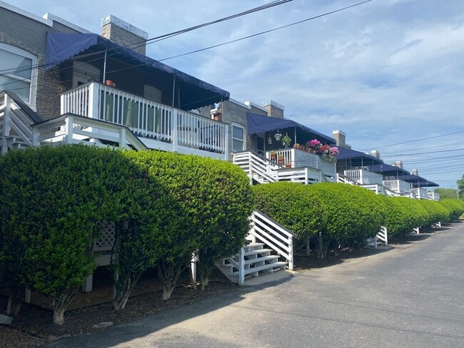 Building Photo - 2002 Idlewood Ave