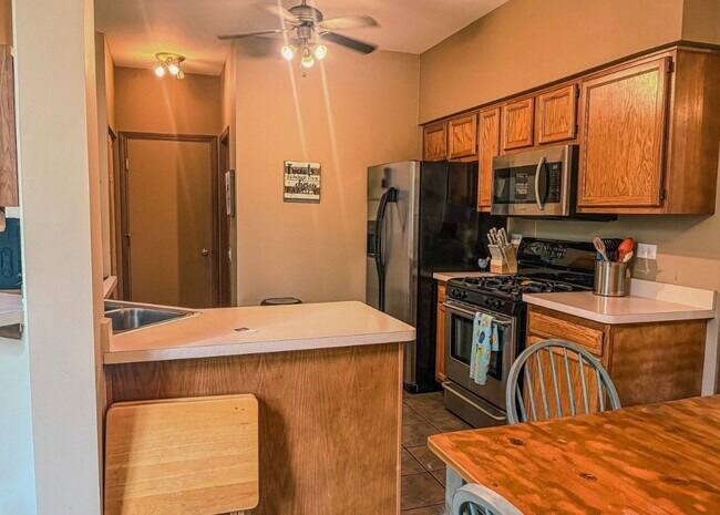 Building Photo - 1567 Spaulding Rd