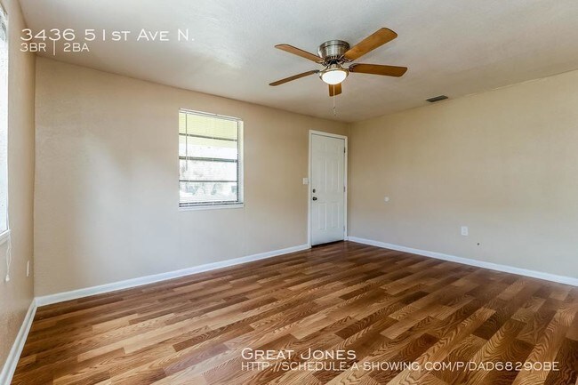 Building Photo - Gorgeous Home in North Saint Pete!
