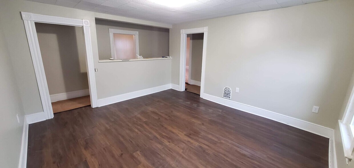 454 Riverside Ave Unit Apt B, Elmira, NY 14904 Room for Rent in