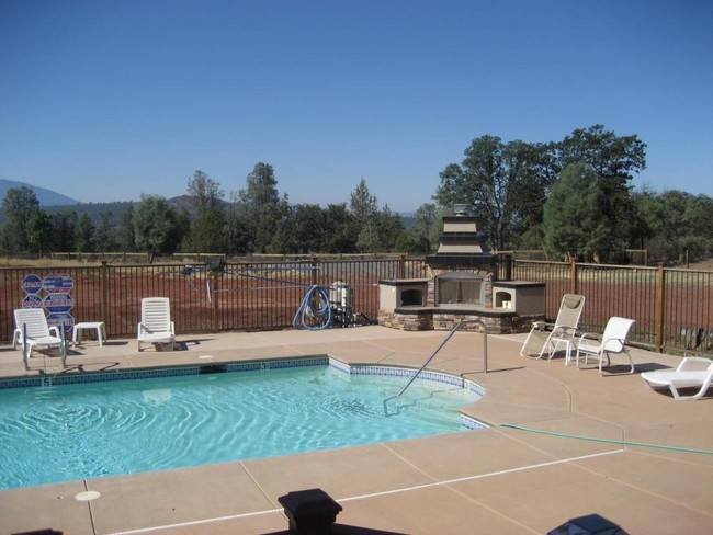 Piscina - Burney Mountain Guest Ranch