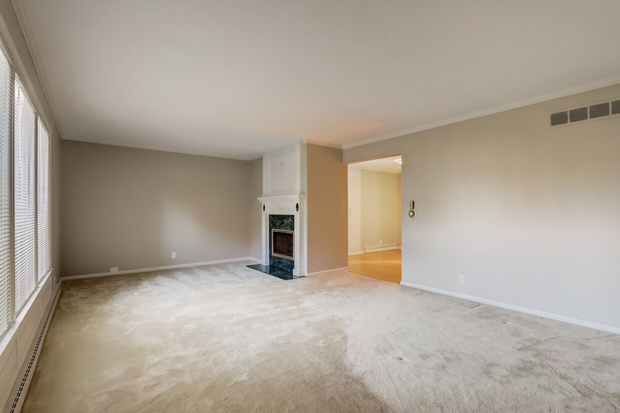 Primary Photo - 610 Dunleith Cir
