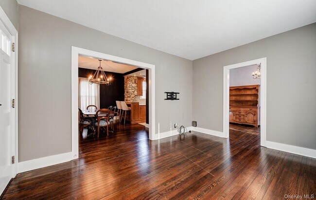 Building Photo - 256 Nassau Rd