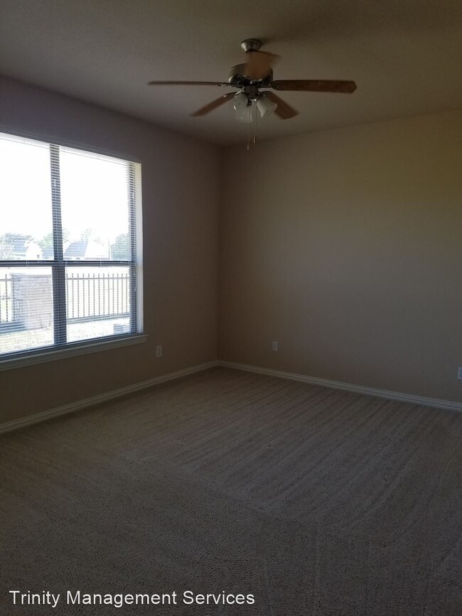 Building Photo - 2 br, 2 bath House - 1622 Summer Hill Ct.