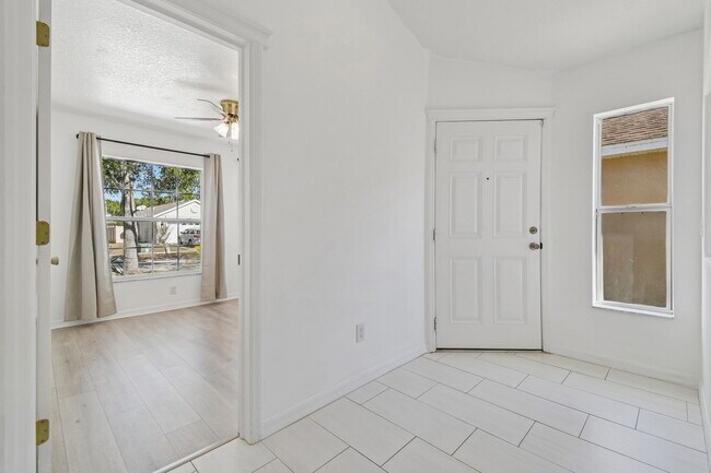 Foto del edificio - 7527 Oxford Garden Cir