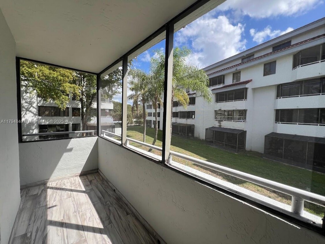Primary Photo - 8205 SW 152nd Ave