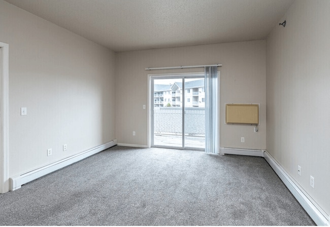 Livingroom - Courtyard Apartments on Belsly