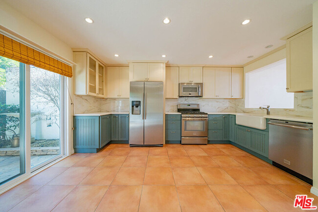 Building Photo - 2559 Ocean Cove Dr