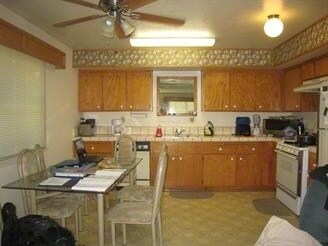 Interior - Kitchen - 14908 Ritter St