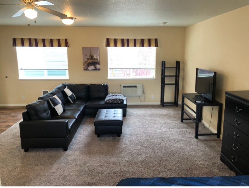 Foto del edificio - 1 NE Park Ln