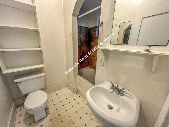 Foto del edificio - 3456 E 1st St