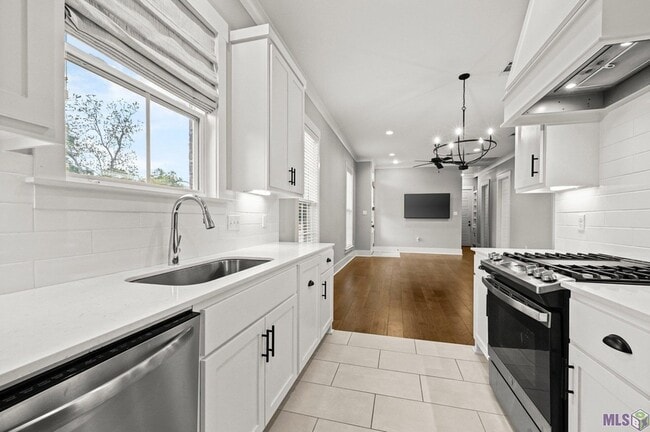 Building Photo - 306 Saint Thomas Lane