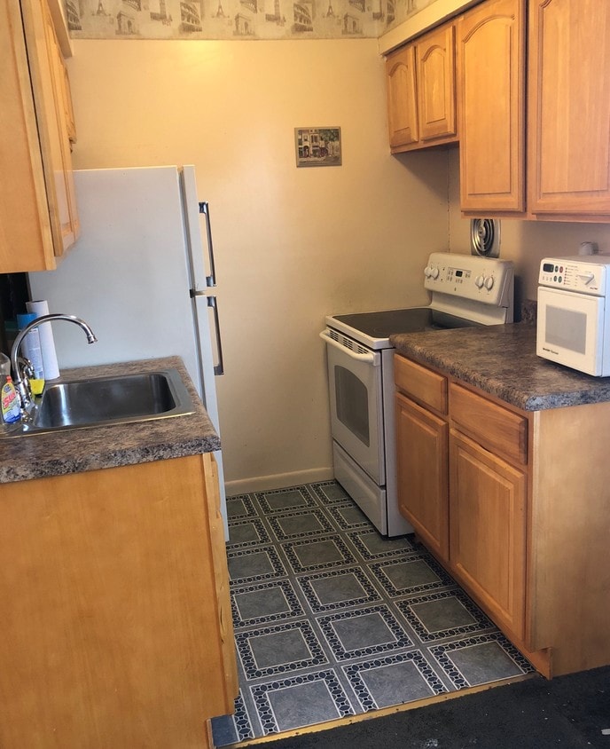 Primary Photo - 56 68th St