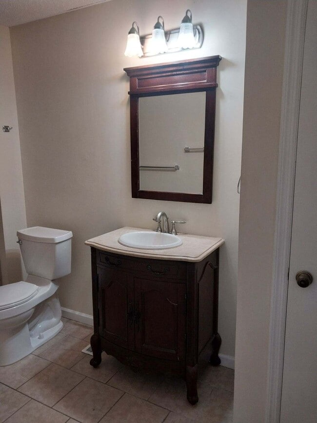 Foto del edificio - 106 Car Mol Dr