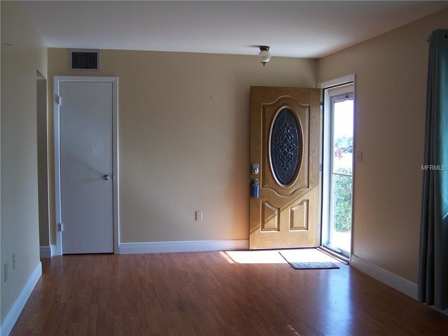 Foto del edificio - 1414 N Pebble Beach Blvd
