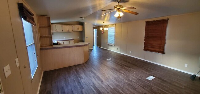 Foto del edificio - Charming 3 bedroom 2 bath Mobile home in Sunland Park NM!!