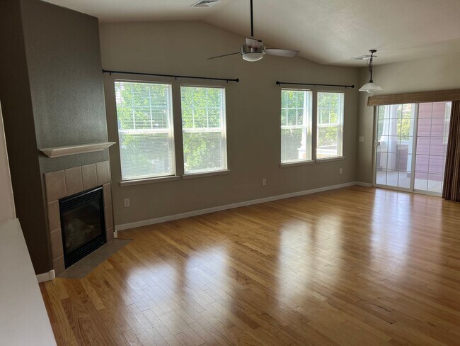 Foto del edificio - Fantastic 2 bedroom Condo Avail NOW