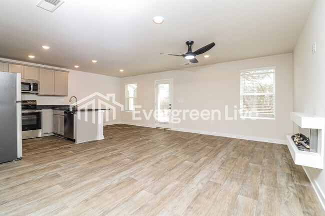 Building Photo - 4814 Station Ln