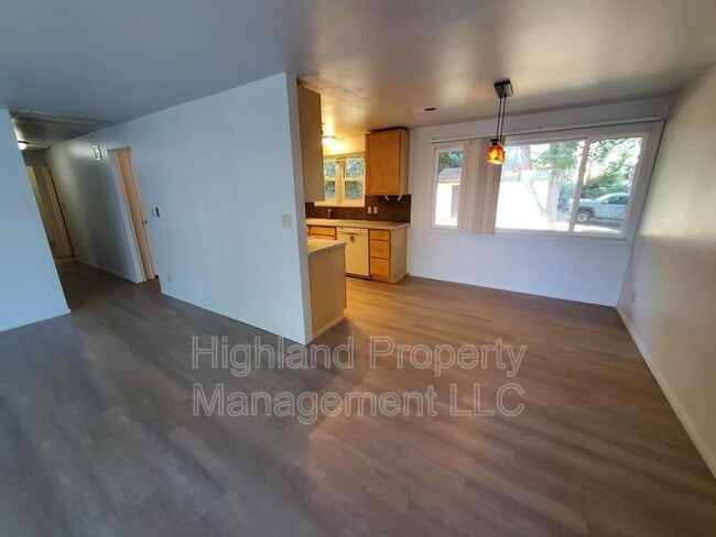 Building Photo - 1705 NE Wheatland Dr