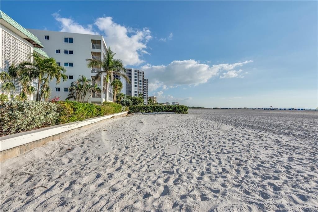 6500 Estero Blvd, Fort Myers Beach, FL 33931 Condo for