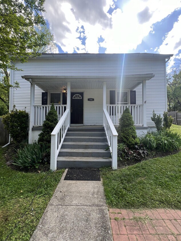 Primary Photo - 700 W 3rd Ave